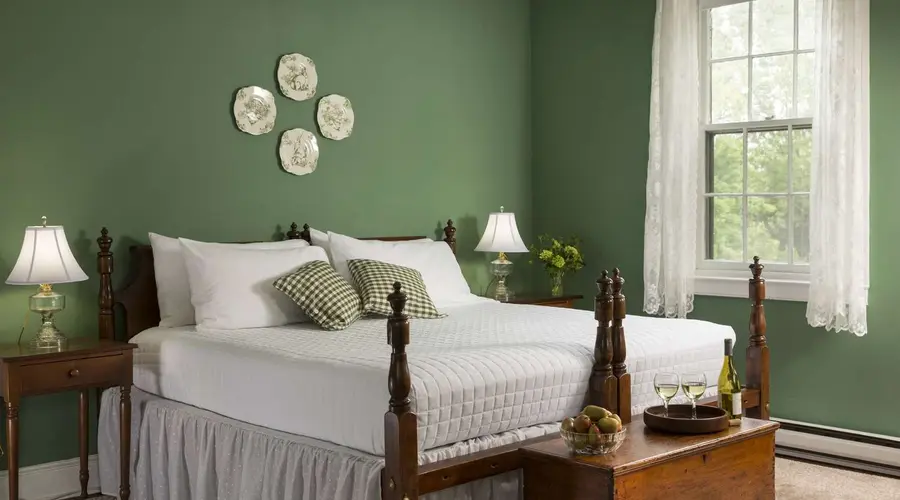 Green Bedroom Design.webp
