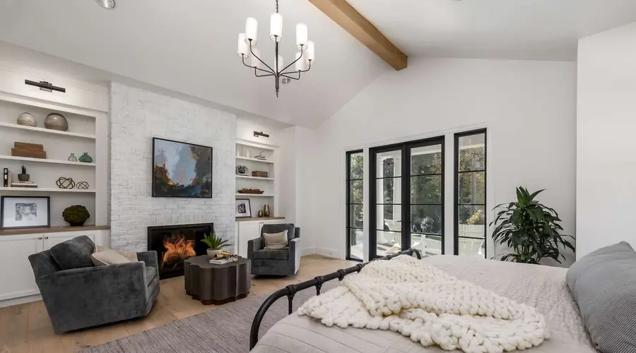 Master Bedroom With Fireplace And Sitting Area