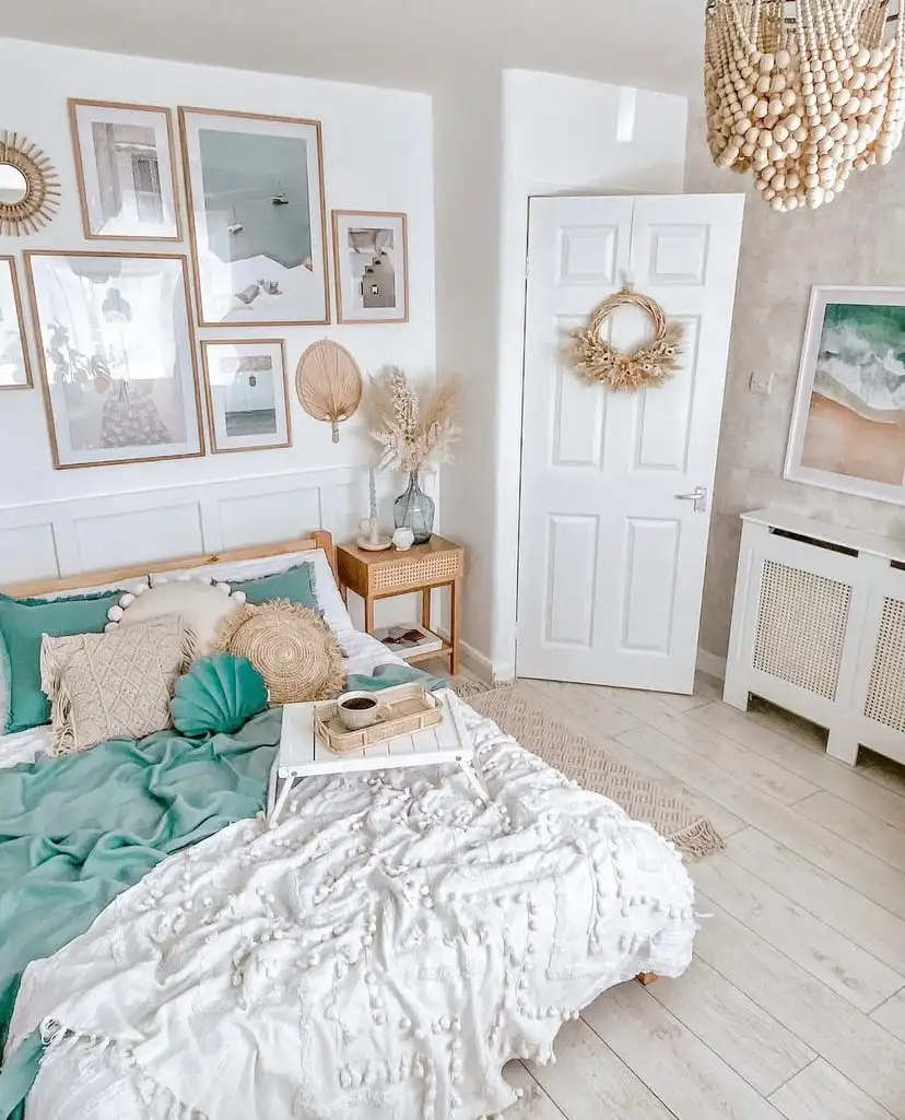 boho bedroom with accent color