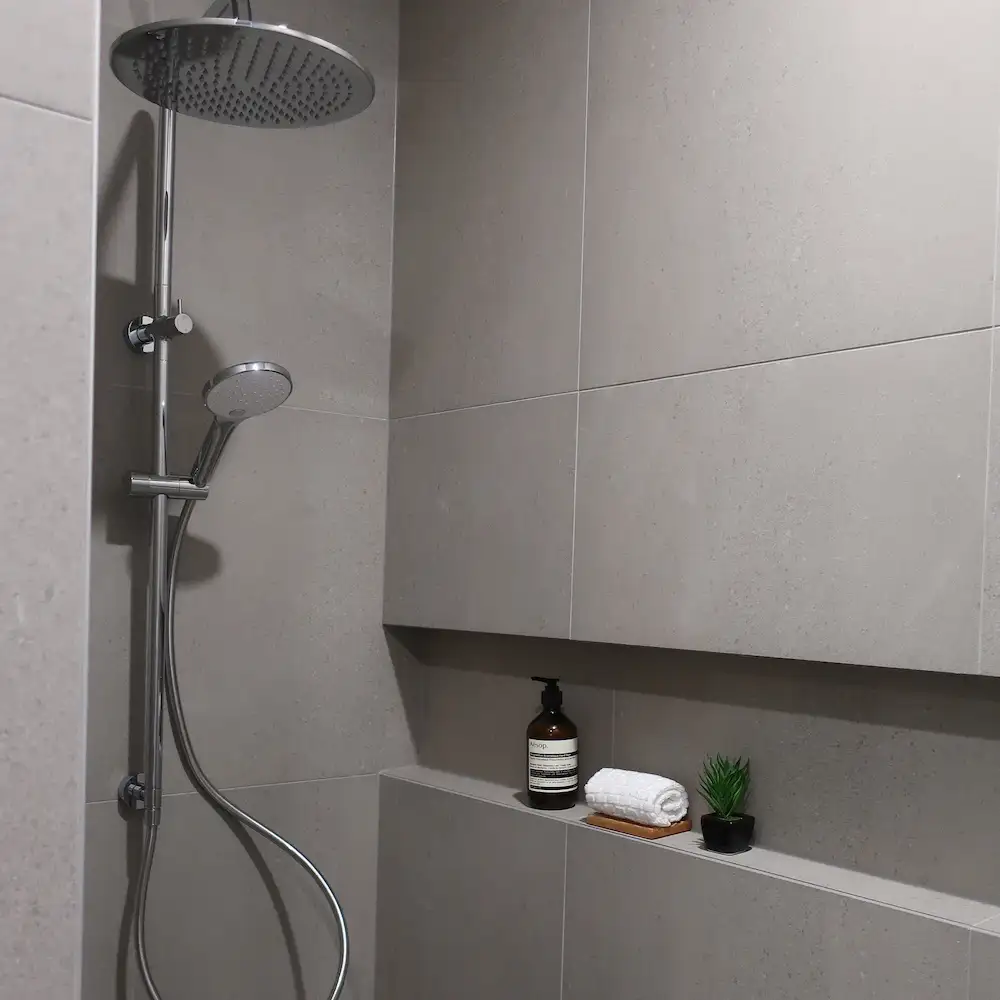 Shower Niche in mobile home bathroom