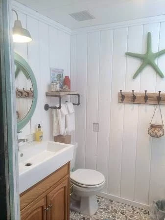coastal oasis in mobile home bathroom