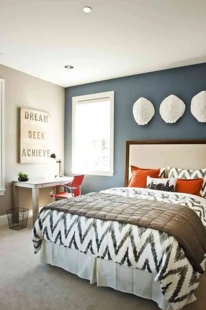 transitional decor in teen girl bedroom