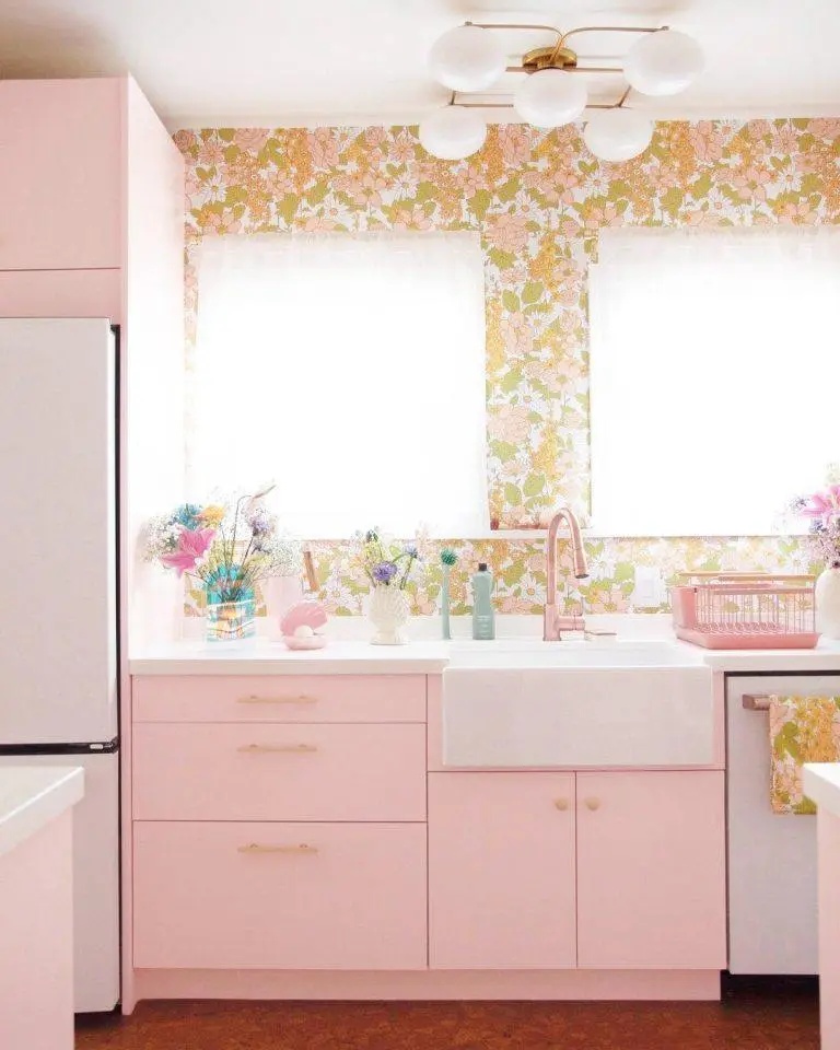 retro wallpaper kitsch kitchen